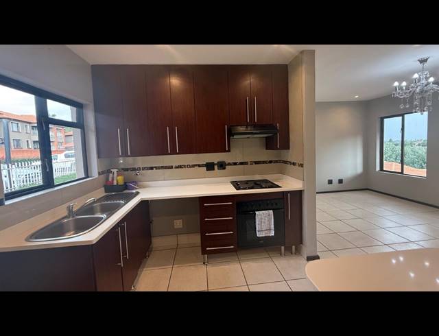 2 BEDROOM APARTMENT FOR SALE IN GLENVISTA